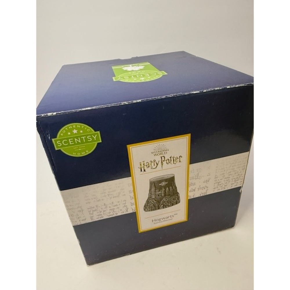 Scentsy Harry Potter Hogwarts Wax Warmer Wizarding World Castle Electric Large - Picture 3 of 9